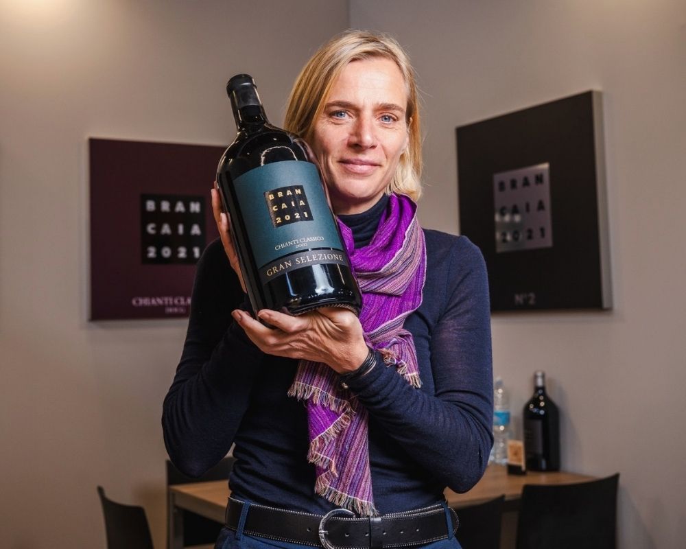 Degustazione di vini con vista sui vigneti toscani presso la cantina Brancaia nel Chianti